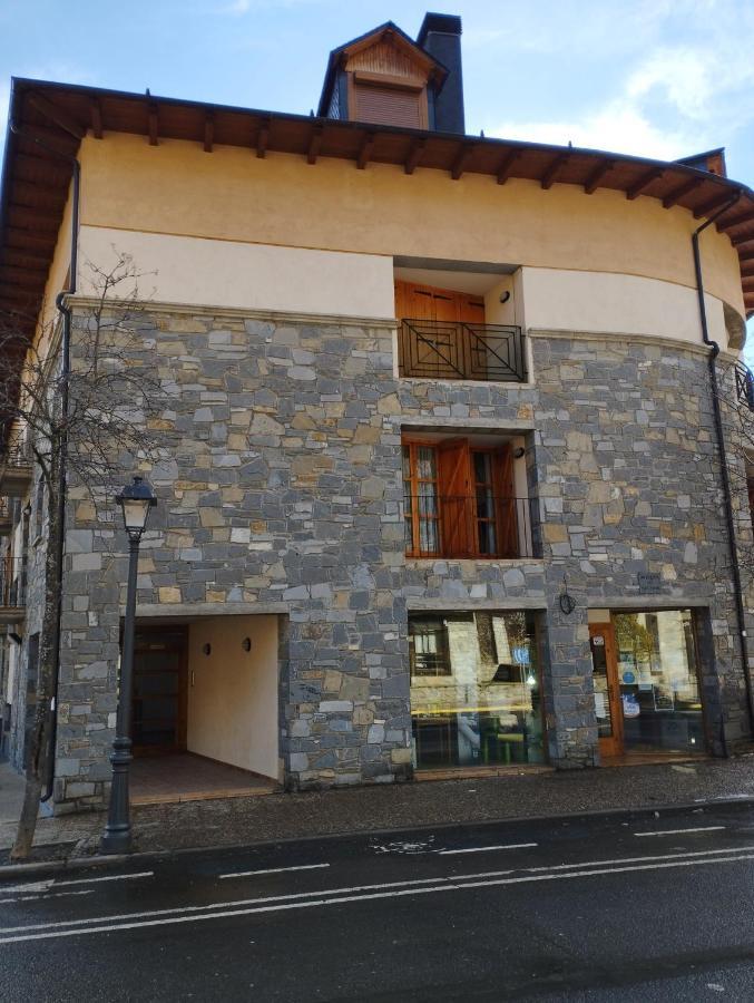 Check-In Casas Casa Pedro Apartment Benasque Bagian luar foto